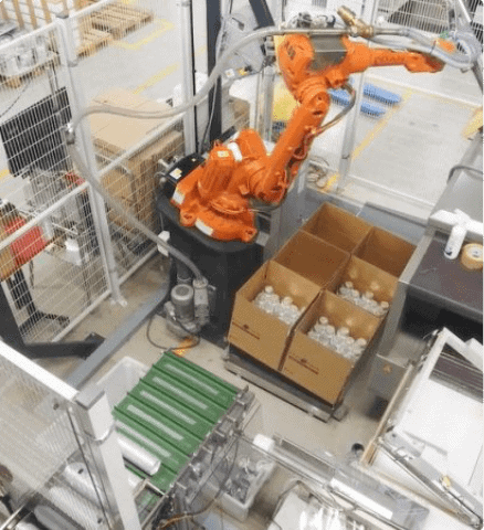 Robotløsning hos Plus Pack A/S til håndtering af alubakker