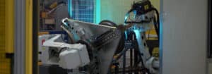 ABB robot svejser fælg fastgjort på manipulator