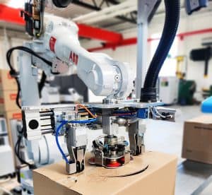 Automatisering af kasseåbning med robot