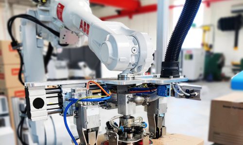 Automatisering af kasseåbning med robot