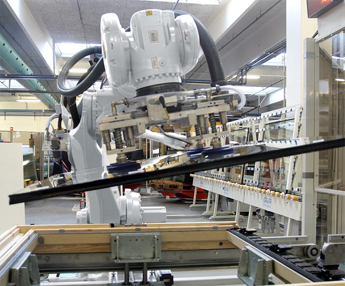 Robot til produktmontage